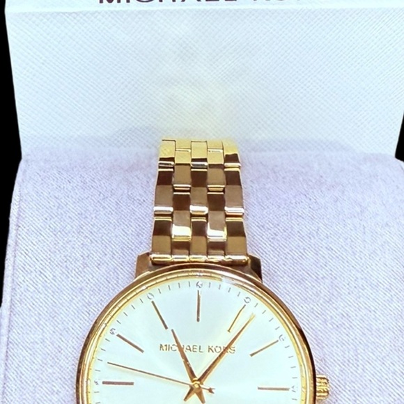 NWT Michael Kors Gold-Tone Bracelet Watch - Picture 3 of 9